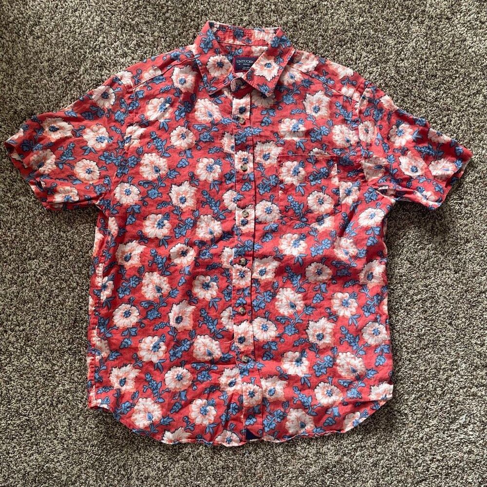 UNTUCKit size small linen red Hawaiian button down short sleeve shirt